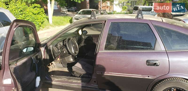 Лифтбек Opel Vectra 1997 в Киеве