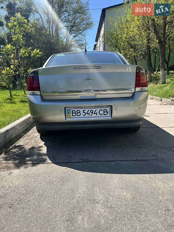 Седан Opel Vectra 2004 в Киеве