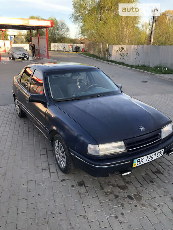 Ліфтбек Opel Vectra 1990 в Липовці
