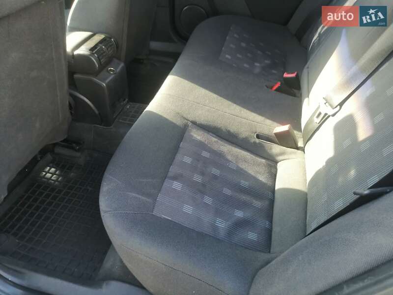 Седан Opel Vectra 2003 в Івано-Франківську