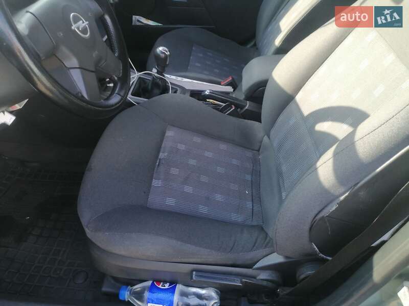 Седан Opel Vectra 2003 в Івано-Франківську