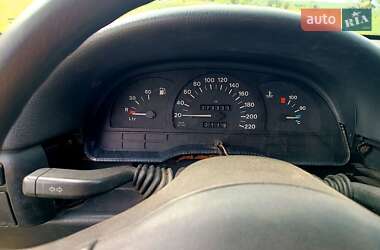 Седан Opel Vectra 1994 в Лубнах