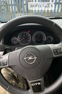 Лифтбек Opel Vectra 2006 в Хороле