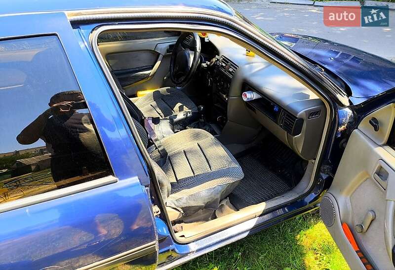 Лифтбек Opel Vectra 1990 в Краснограде