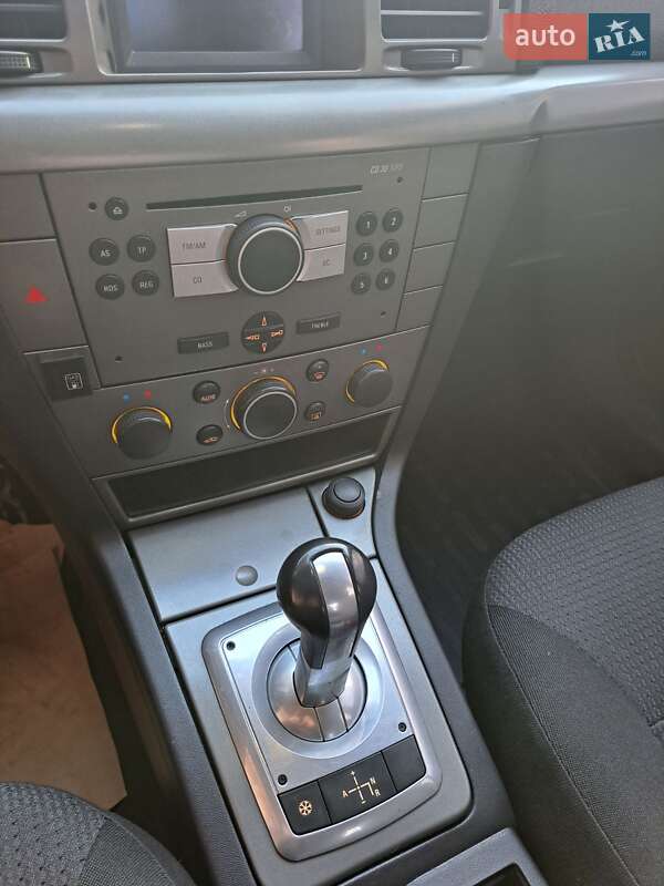 Седан Opel Vectra 2006 в Бердичеве