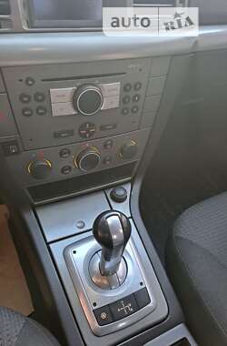 Седан Opel Vectra 2006 в Бердичеве