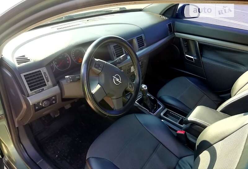 Седан Opel Vectra 2005 в Умані