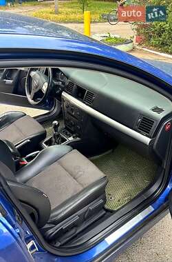 Лифтбек Opel Vectra 2003 в 