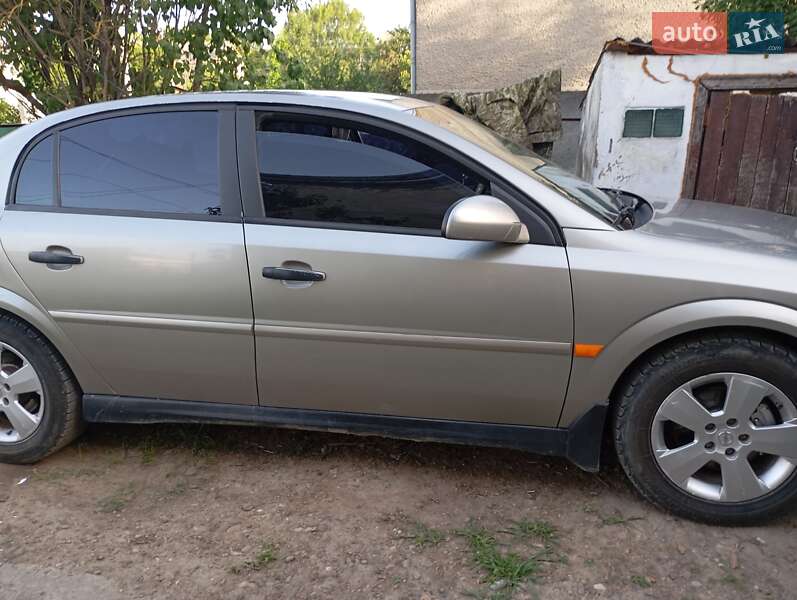 Седан Opel Vectra 2003 в Чернівцях