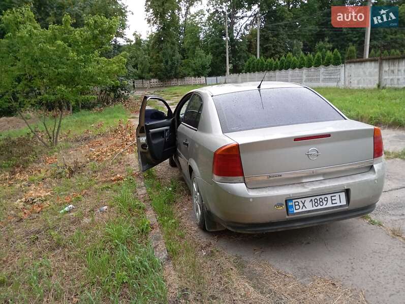Седан Opel Vectra 2003 в Чернівцях
