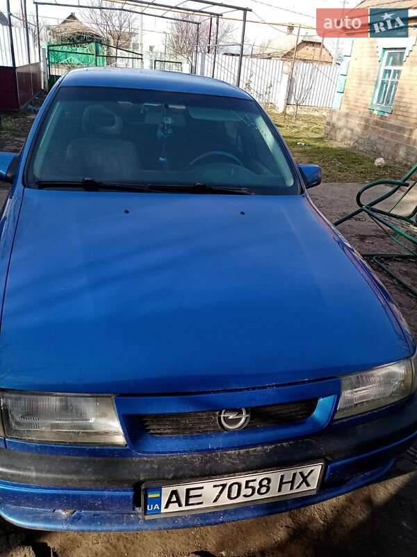 Лифтбек Opel Vectra 1989 в Грушовке