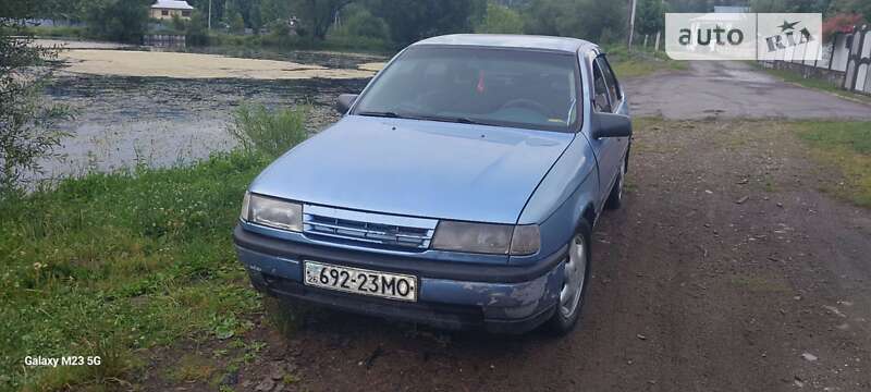 Седан Opel Vectra 1989 в Верховине