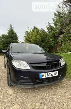 Седан Opel Vectra 2005 в Рожнятові