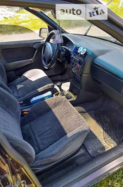 Седан Opel Vectra 1995 в 