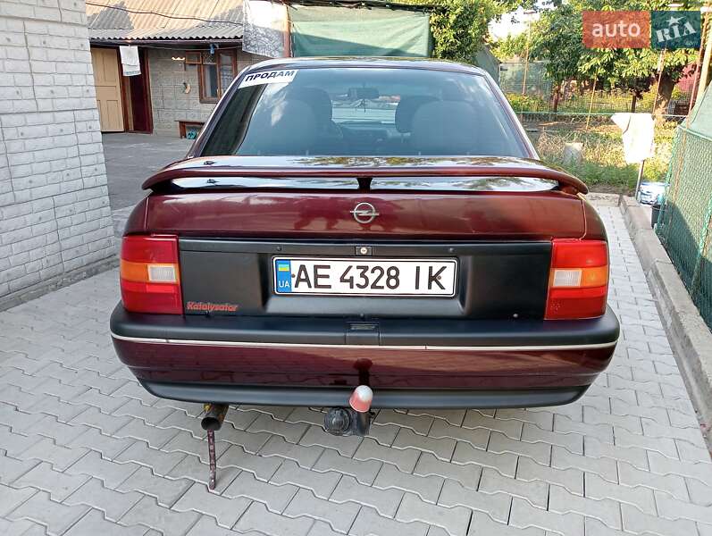 Седан Opel Vectra 1991 в Кривому Розі