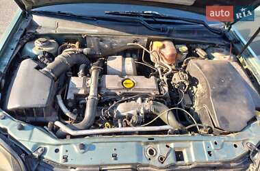 Ліфтбек Opel Vectra 2004 в 