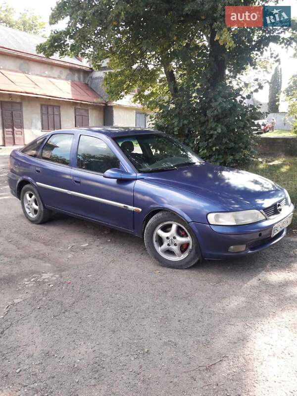 Седан Opel Vectra 1997 в Бориславі