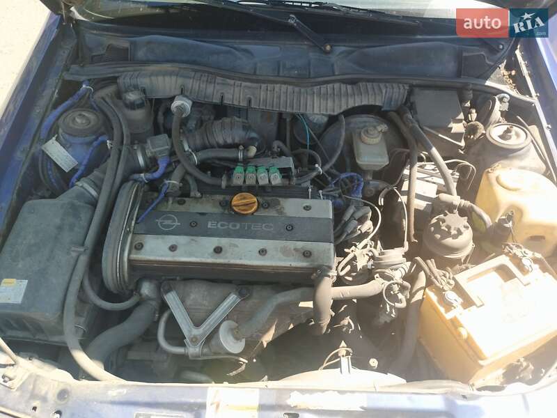 Седан Opel Vectra 1995 в Яготині
