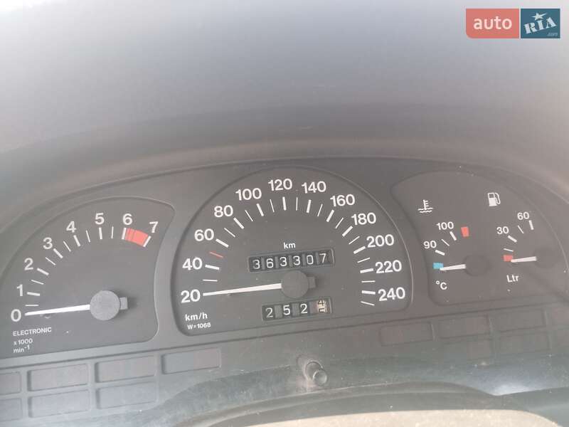 Седан Opel Vectra 1995 в Яготині