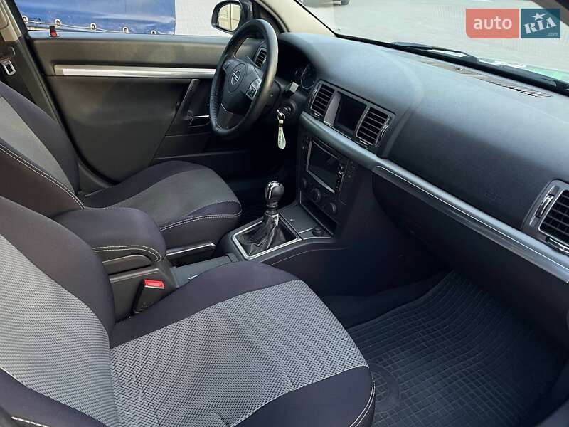 Седан Opel Vectra 2006 в Луцьку