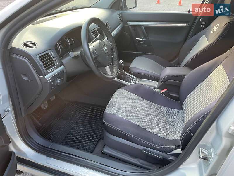 Седан Opel Vectra 2006 в Луцьку