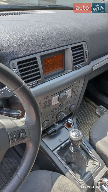 Седан Opel Vectra 2007 в Мостиске