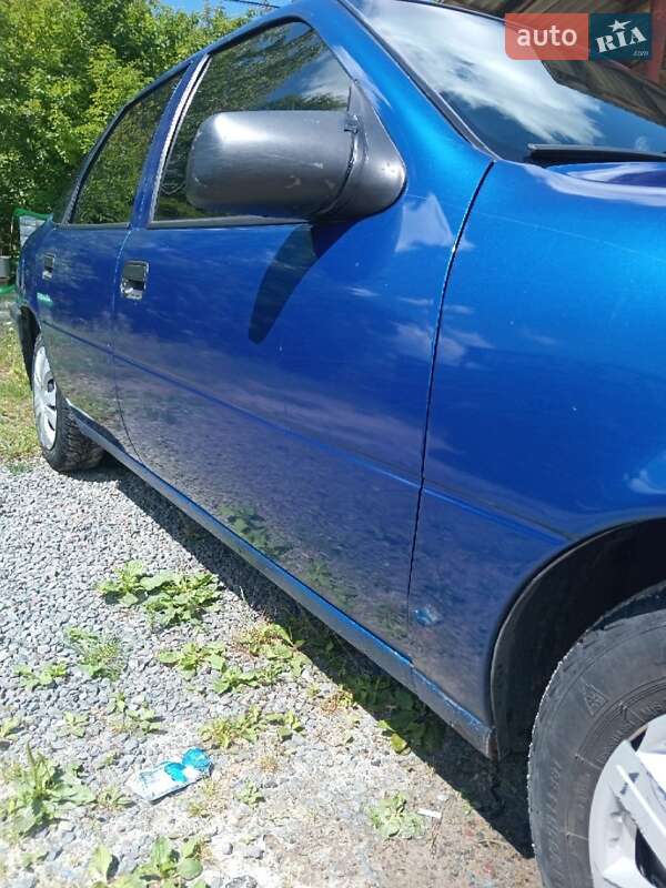 Седан Opel Vectra 1989 в Львові