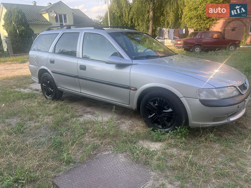 Универсал Opel Vectra 1998 в Сокале