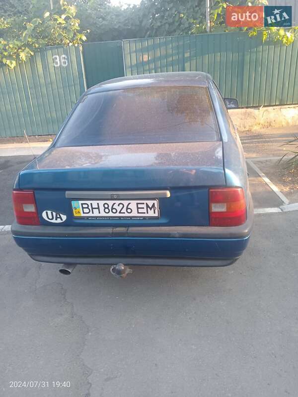 Седан Opel Vectra 1992 в 