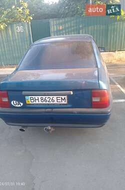 Седан Opel Vectra 1992 в 