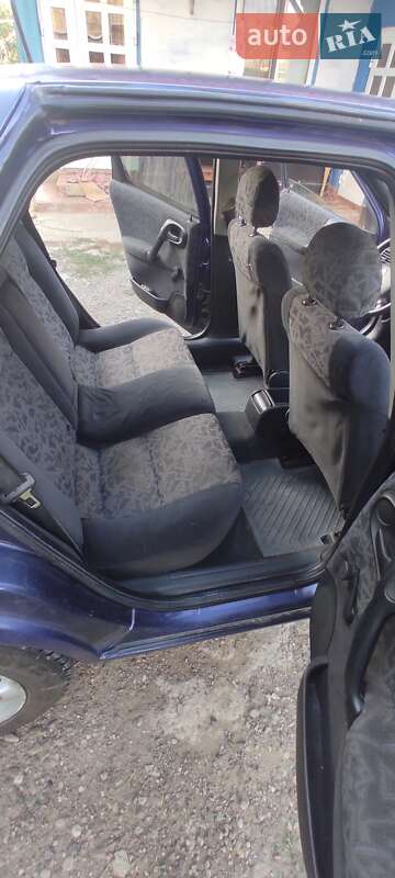 Седан Opel Vectra 1996 в Новоселице