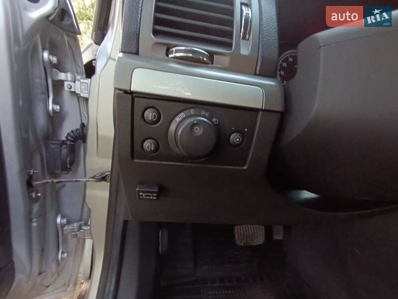 Седан Opel Vectra 2008 в Краснограді