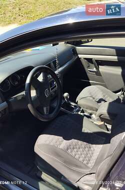 Седан Opel Vectra 2005 в Смеле
