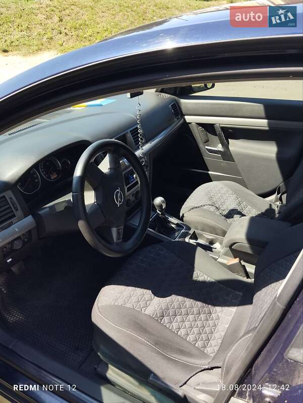 Седан Opel Vectra 2005 в Смілі