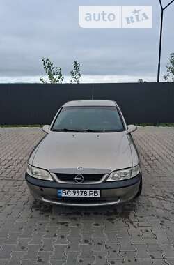 Лифтбек Opel Vectra 1997 в Львове