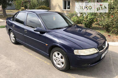 Седан Opel Vectra 1999 в Хороле