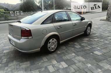 Лифтбек Opel Vectra 2006 в Остроге