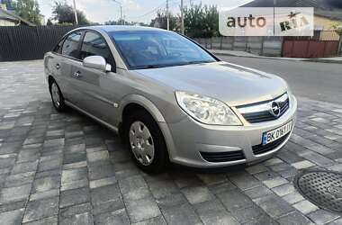 Лифтбек Opel Vectra 2006 в Остроге