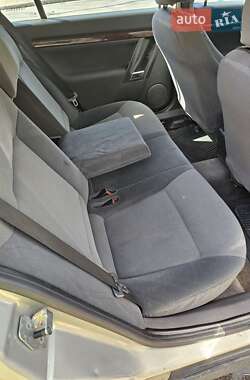 Универсал Opel Vectra 2005 в 