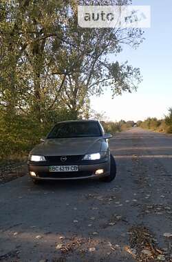 Ліфтбек Opel Vectra 1996 в Стрию