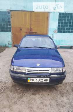 Седан Opel Vectra 1989 в Вараше