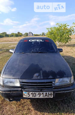 Седан Opel Vectra 1989 в Тарановке