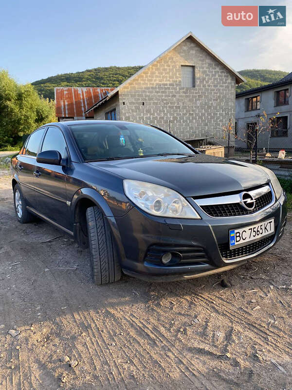 Седан Opel Vectra 2006 в Золочеві