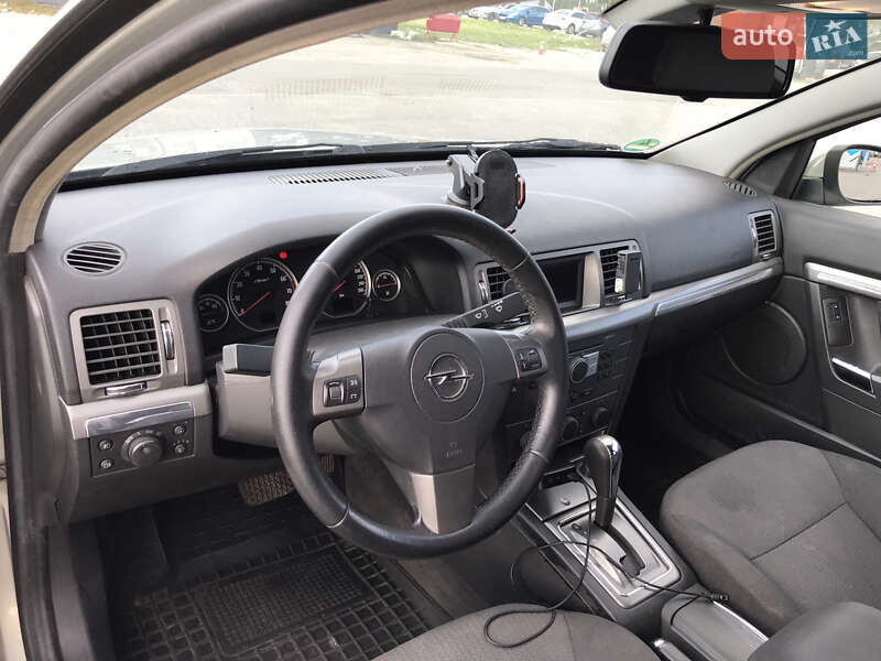 Лифтбек Opel Vectra 2006 в Львове