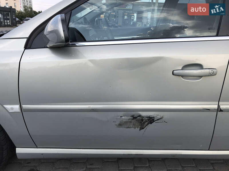 Лифтбек Opel Vectra 2006 в Львове