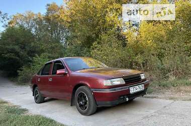 Седан Opel Vectra 1992 в Хороле