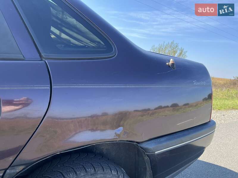 Седан Opel Vectra 1992 в Львове