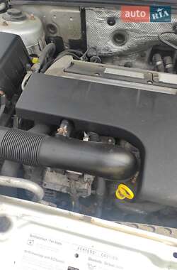 Седан Opel Vectra 2002 в 