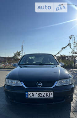 Седан Opel Vectra 2002 в Киеве