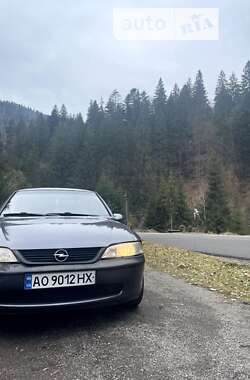 Седан Opel Vectra 1997 в Ужгороде